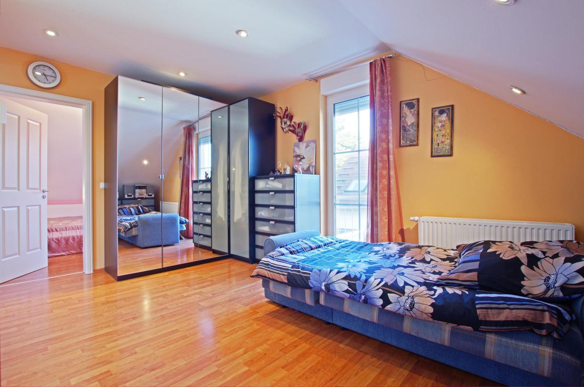 Private Rooms Near Exhibition Center Хановер Екстериор снимка