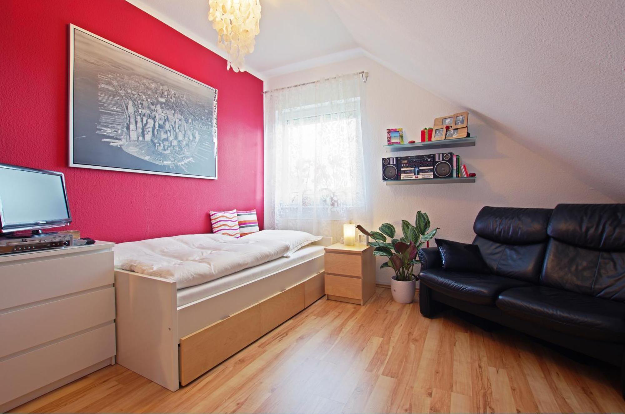 Private Rooms Near Exhibition Center Хановер Екстериор снимка