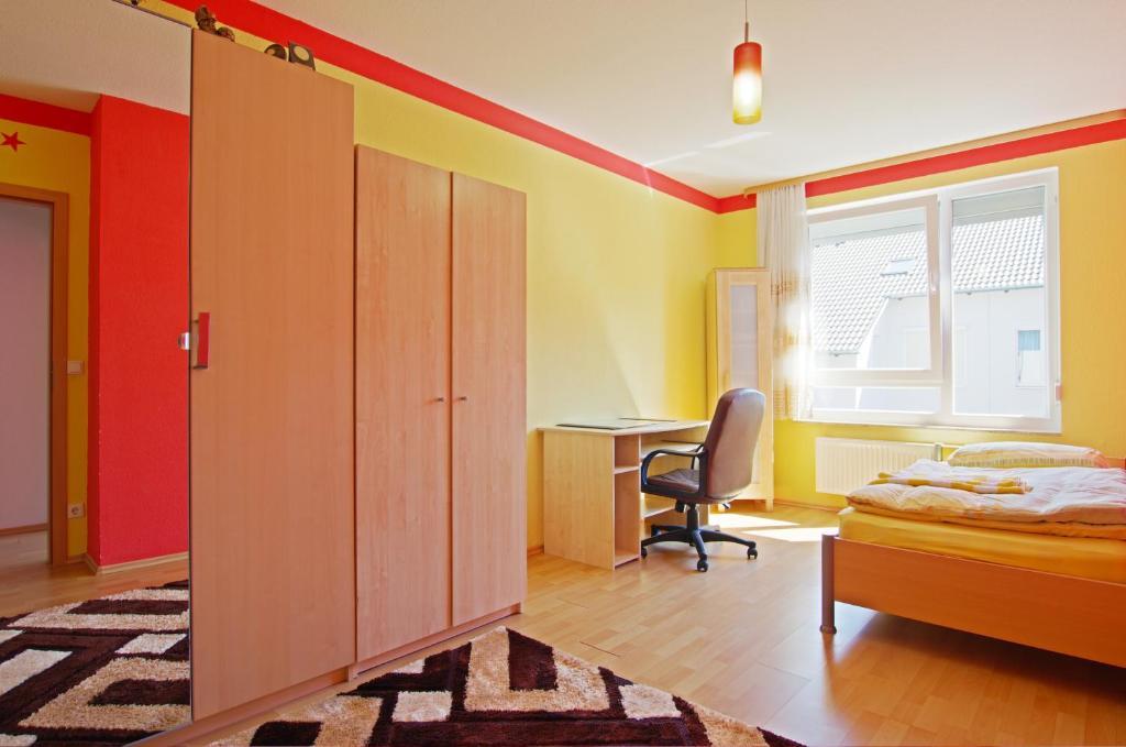 Private Rooms Near Exhibition Center Хановер Стая снимка