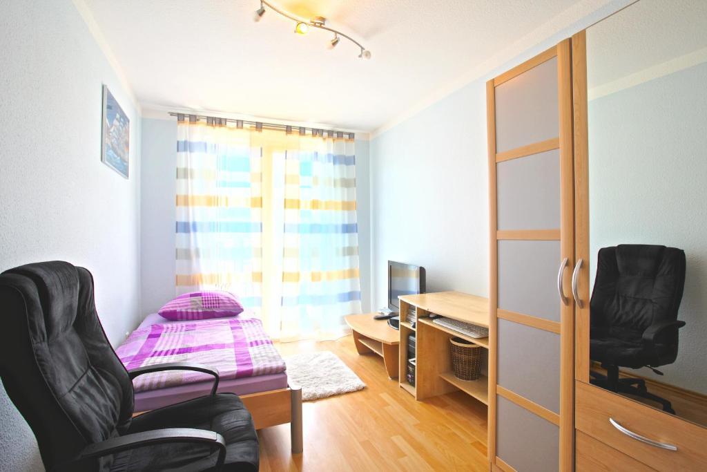 Private Rooms Near Exhibition Center Хановер Стая снимка