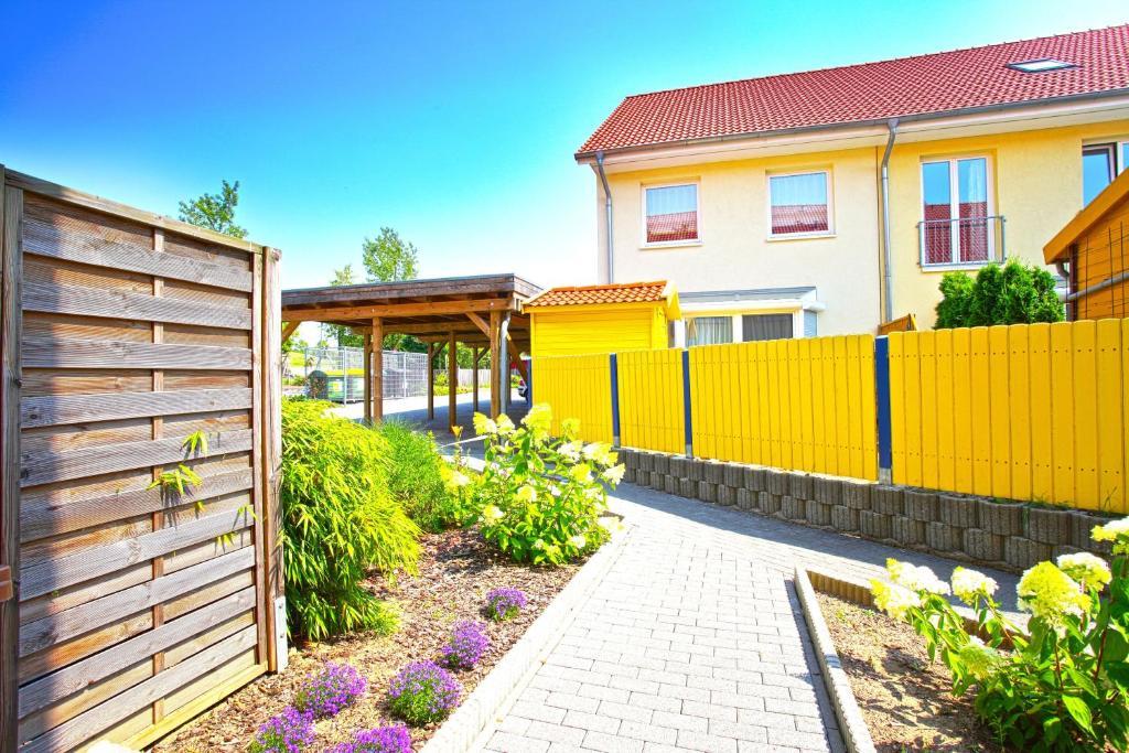 Private Rooms Near Exhibition Center Хановер Стая снимка