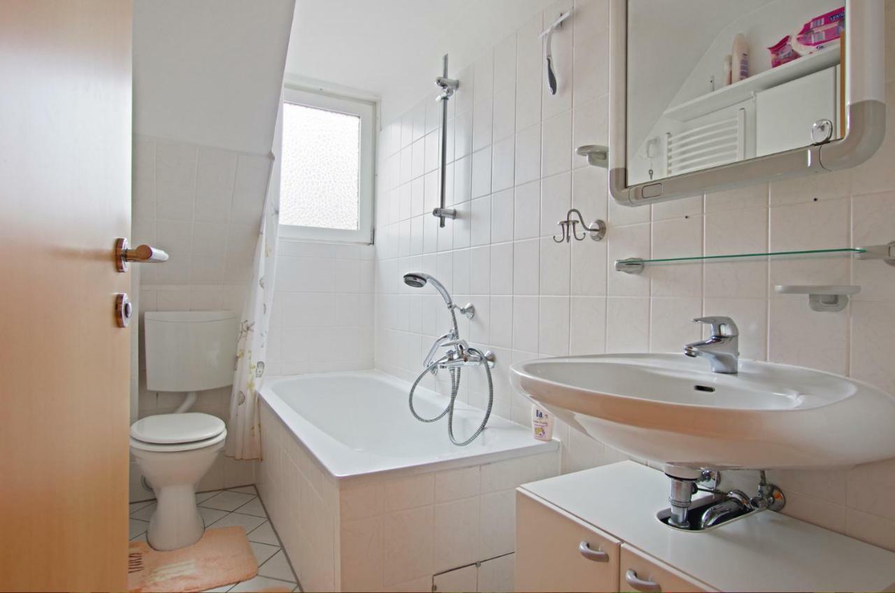 Private Rooms Near Exhibition Center Хановер Екстериор снимка