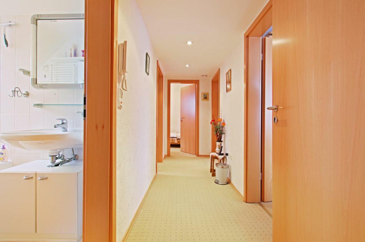 Private Rooms Near Exhibition Center Хановер Екстериор снимка
