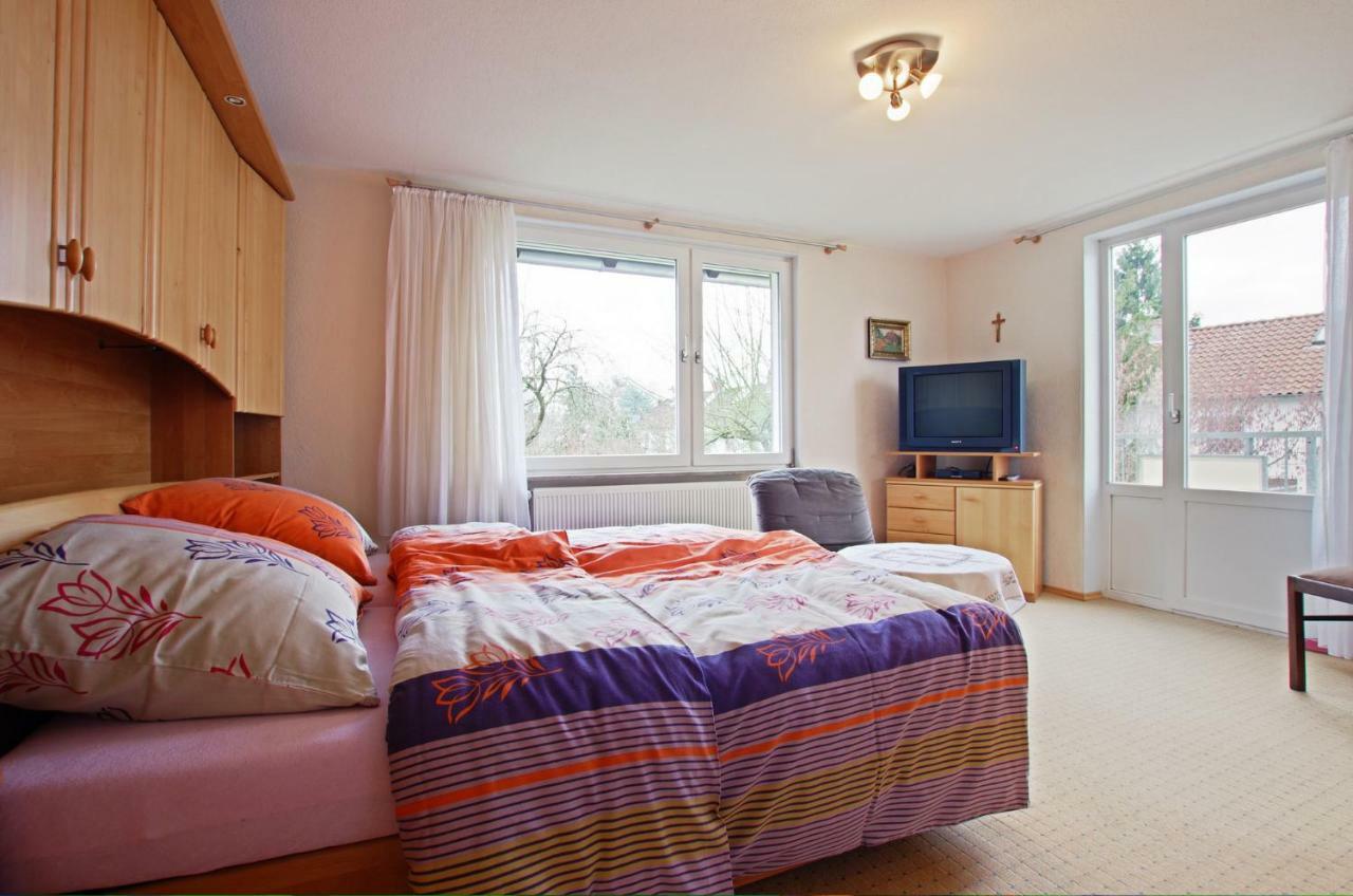 Private Rooms Near Exhibition Center Хановер Екстериор снимка