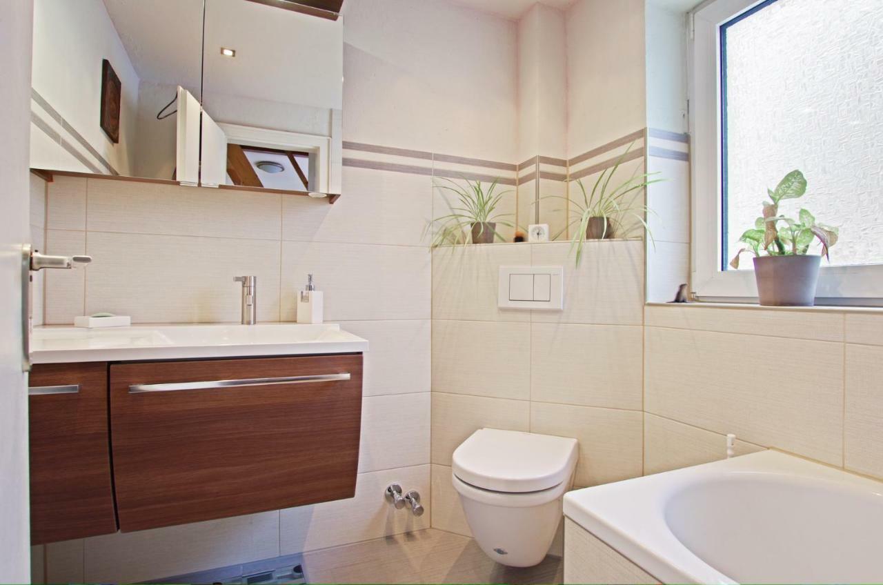 Private Rooms Near Exhibition Center Хановер Екстериор снимка