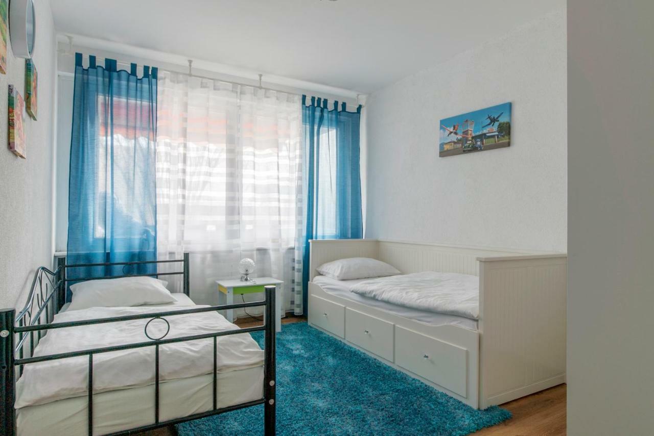 Private Rooms Near Exhibition Center Хановер Екстериор снимка