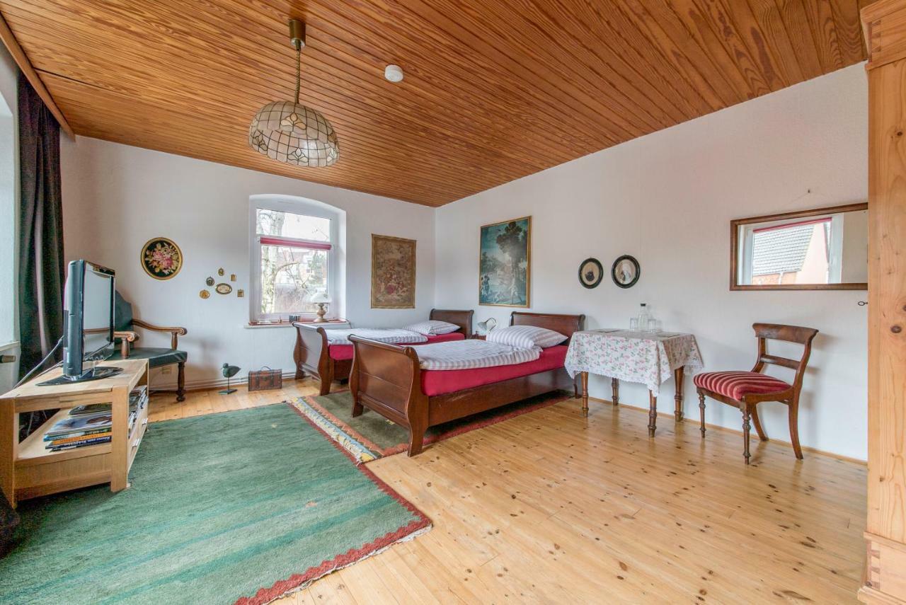 Private Rooms Near Exhibition Center Хановер Екстериор снимка