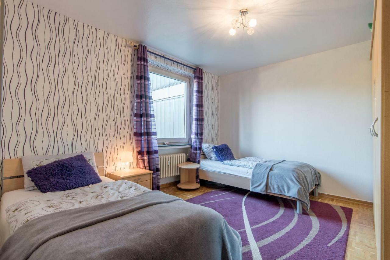 Private Rooms Near Exhibition Center Хановер Екстериор снимка